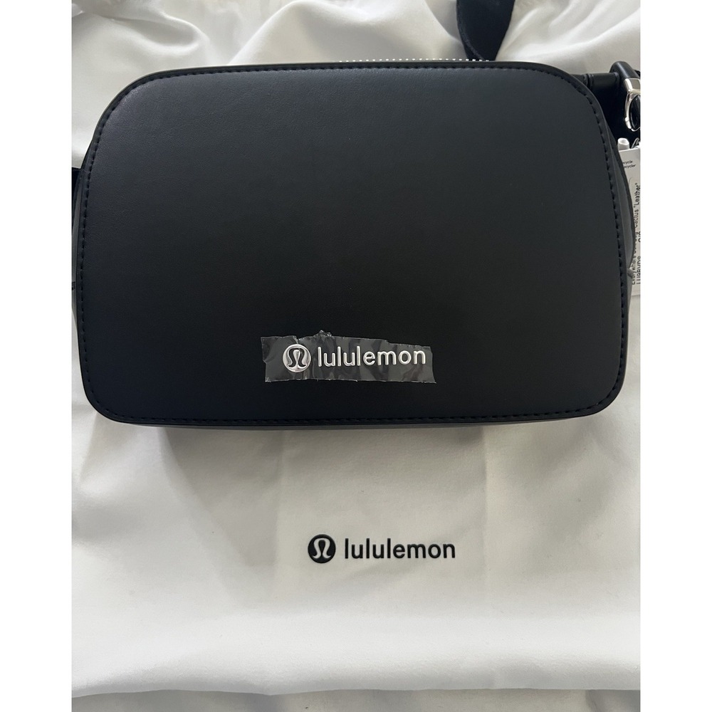 Lululemon Everywhere Belt Bag Cactus Leather Alternative 1L Black/silver - Picture 6 of 13